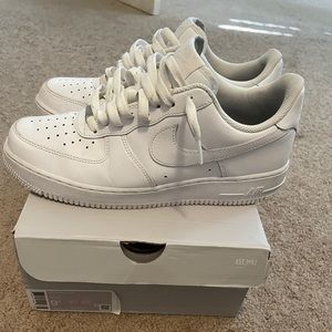 Af1 white 9/10 Condition w/box men’s Sz 9.5